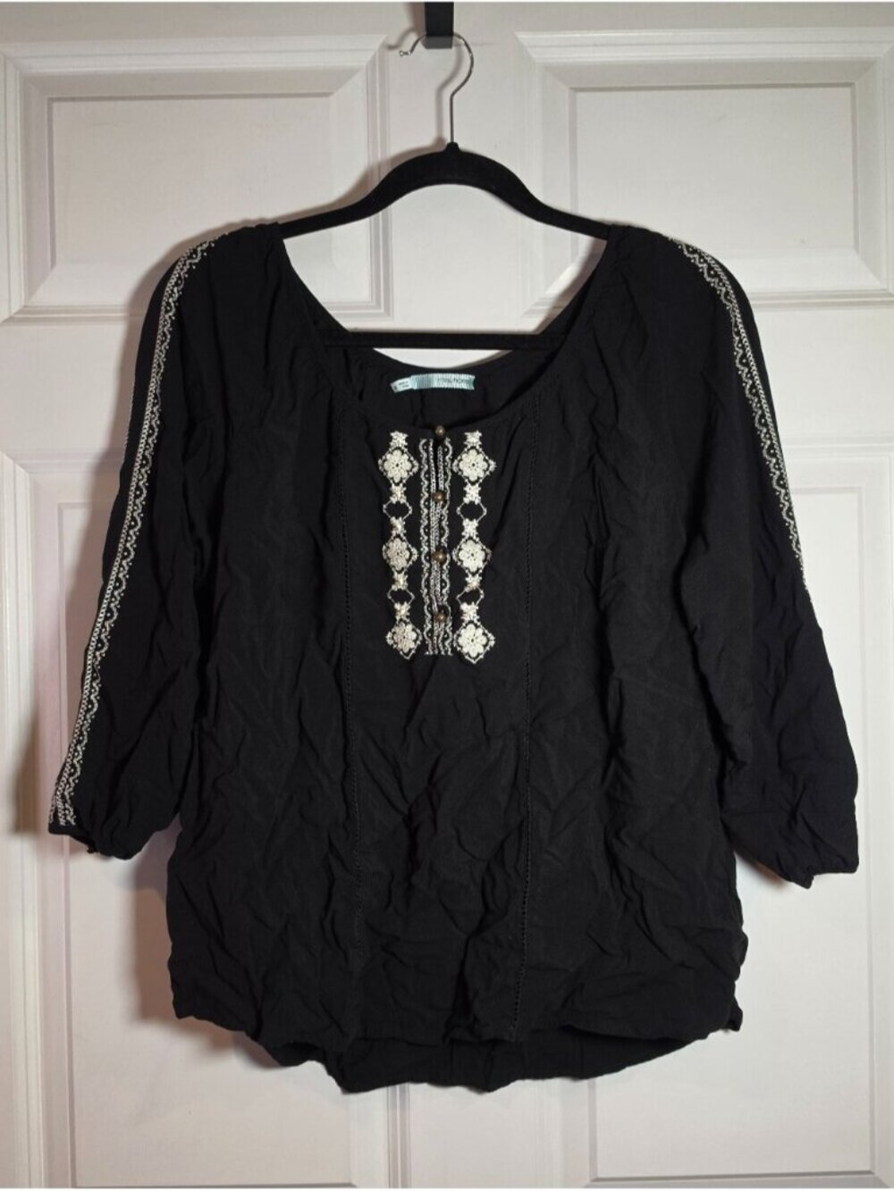 Maurices Black And White Embroidered 3/4 Sleeve Blouse XL